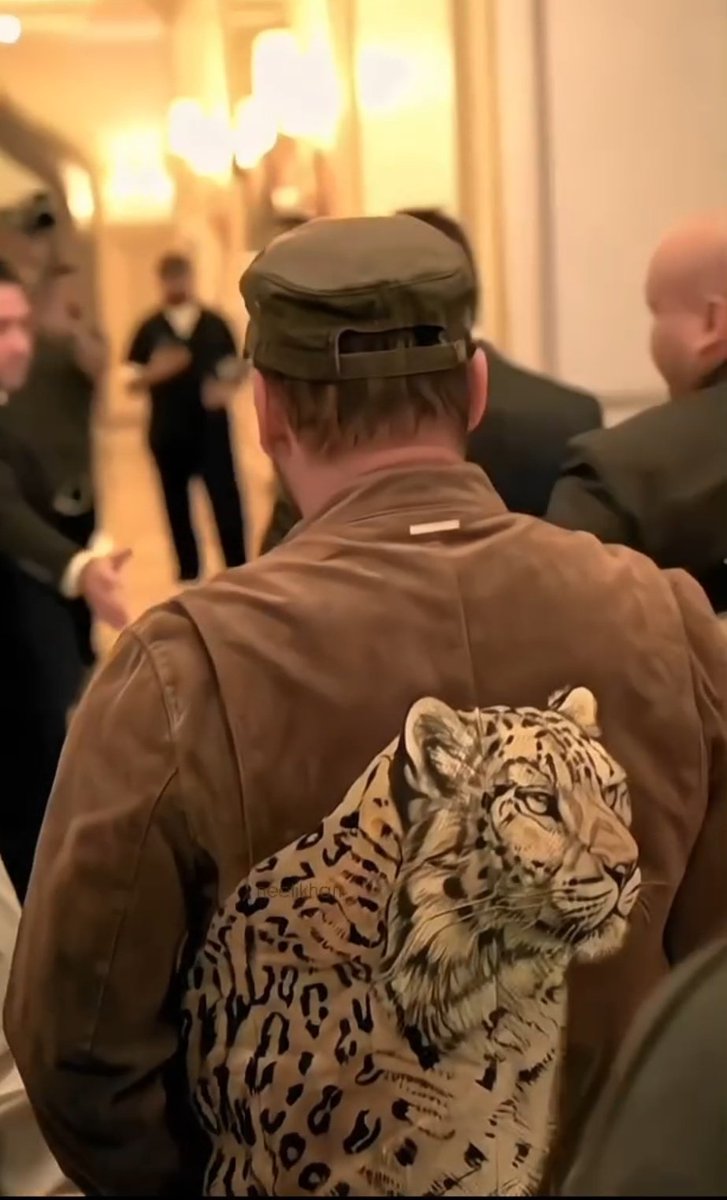 arshi_salman's tweet image. A Tiger never hides his roar,the roar speaks louder than words. 💥 #BeastMode #SalmanKhan #StyleIcon