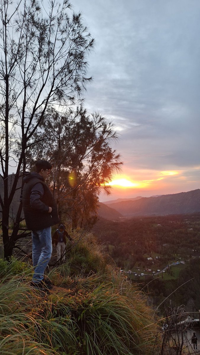 abcdafa_'s tweet photo. Bahkan orang se apa² serba sendiri ini masih pengen punya pasangan juga 🥺 https://t.co/bqLeTqzYy2