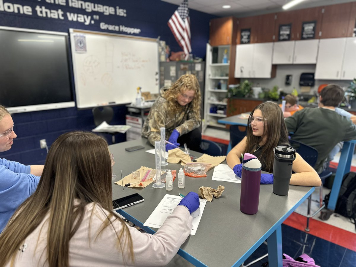 MrsGs_Classroom's tweet photo. Honors agriscience students use physical and chemical methods to extract DNA from strawberries today in class https://t.co/gP8ufLjOGh