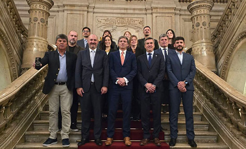 El Norte Grande busca fortalecer la cooperación bilateral y tecnológica con Portugal

Una delegación de representantes del Norte Grande argentino fue recibida este martes en Lisboa por el embajador Federico Barttfeld

LEER MAS: bit.ly/3LzinMR