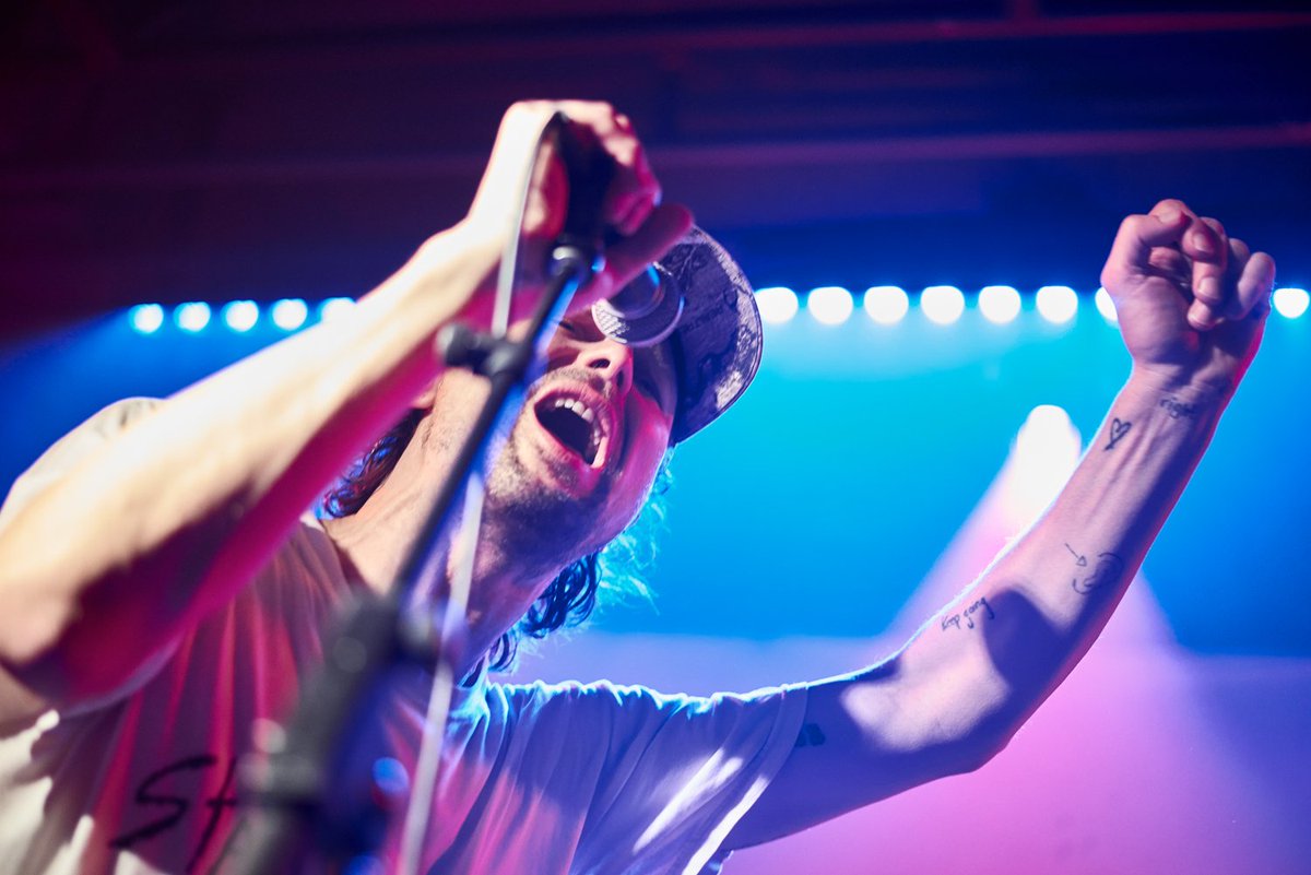 aidan_thatcher's tweet photo. Hollerado at Club SAW on November 12th 2025

Ottawa, Ontario, Canada 
•
@hollerado
@spectrasonic
@SAW_Centre
•
©Aidan Thatcher 2025 https://t.co/8Rn10BP6wY