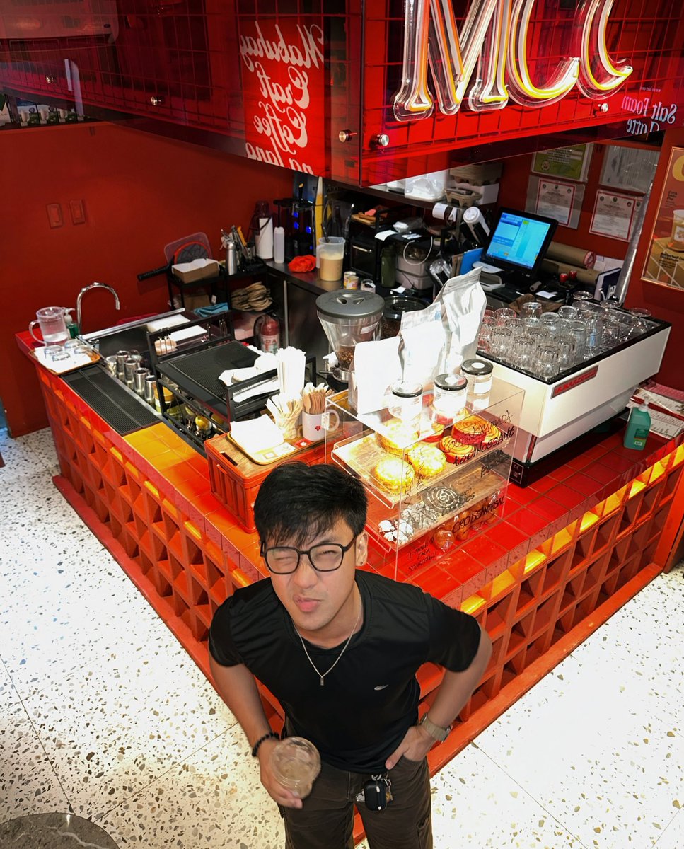 alas_nuebe tweet media