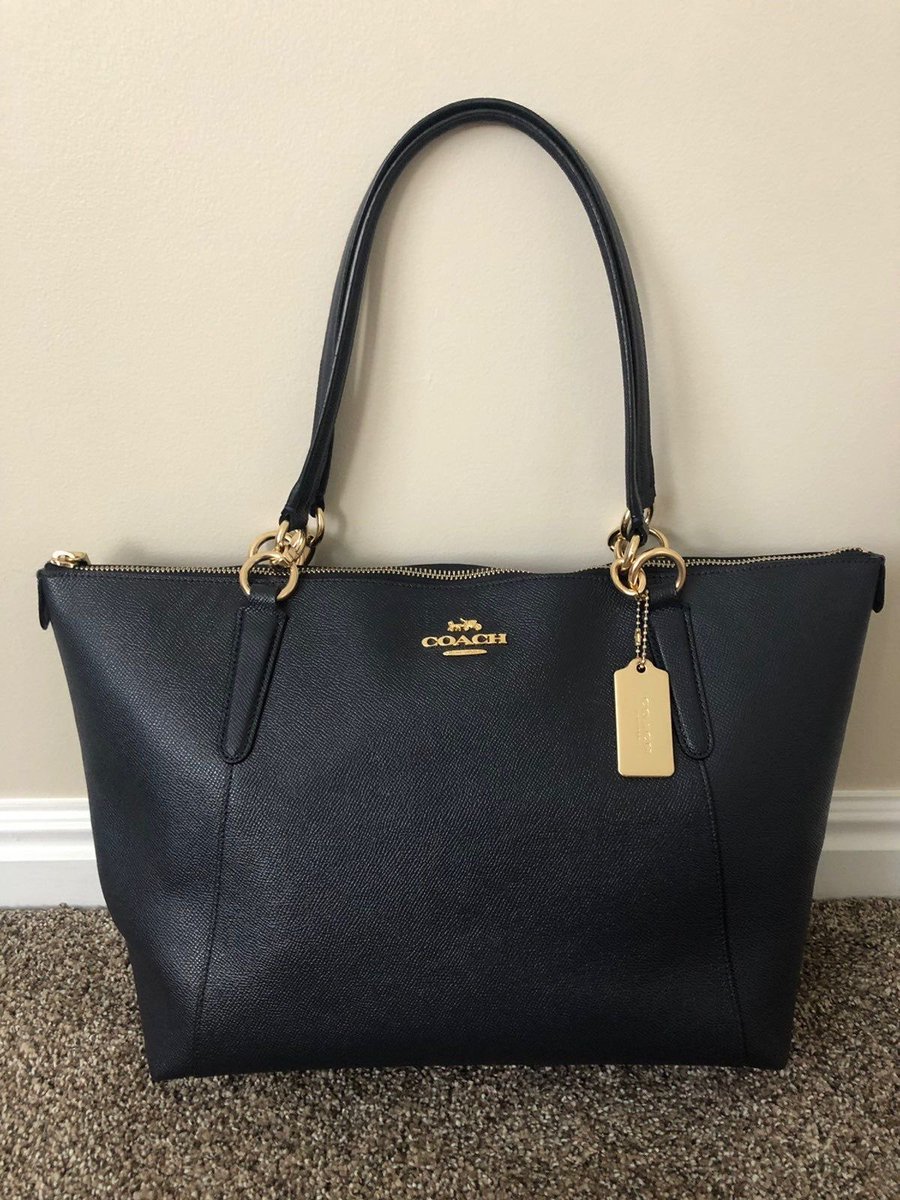 usedbysept's tweet image. แจก Coach tote bag 17 นิ้ว 1 ใบ 𐙚𓍢ִ໋🪽🎀

Retweet only ! ♥️ (ให้ follower ทางร้านน้า)

ส่งฟรีไม่มีค่าใช้จ่ายใด ๆ ค่า แจกต้อนรับสิ้นปีค่าของแท้น้าแบบตามภาพเลยค่ะ ฝากเอ็นดูร้านเล็ก ๆ ด้วยค้าบ รีทวิตลุ้นกันได้ค่า🙇🏻‍♀️

#reviewsept2u #ส่งต่อกระเป๋า #ส่งต่อcoach #ส่งต่อlongchamp…