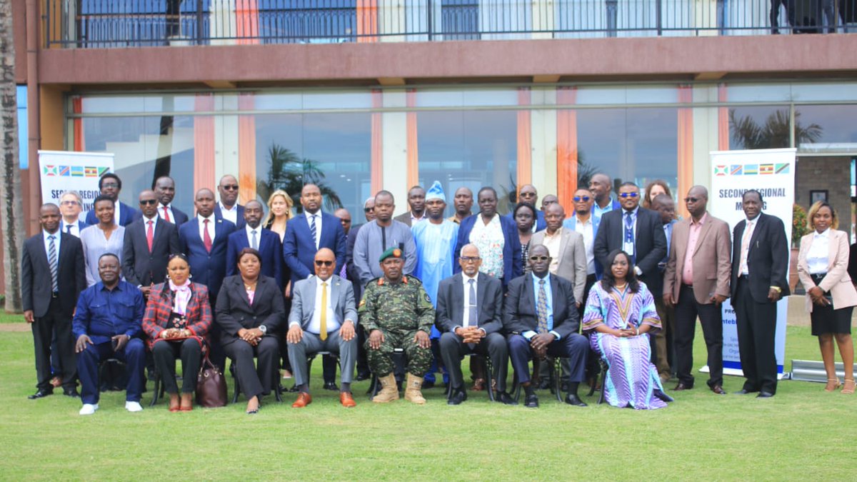 un_greatlakes's tweet photo. 1/2 Le Bureau de l' Envoyé Spécial @HuangXia16 en collaboration avec le bureau de liaison de l'Union africaine a co-organisé la 2ème réunion du sous groupe régional DD/RR à Entebbe. https://t.co/E3VevgzTjX