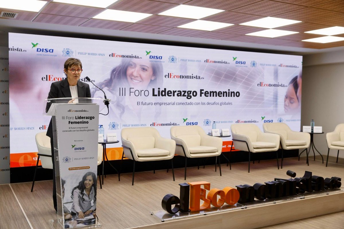 🗣️ “Las #mujeres somos motor de cambio y transformación social.

Hoy hay más mujeres trabajando que nunca en 🇪🇸 y, cada vez más, en sectores de alto valor añadido.

Así lo he transmitido en el III Foro #LiderazgoFemenino, organizado por @eleconomistaes.