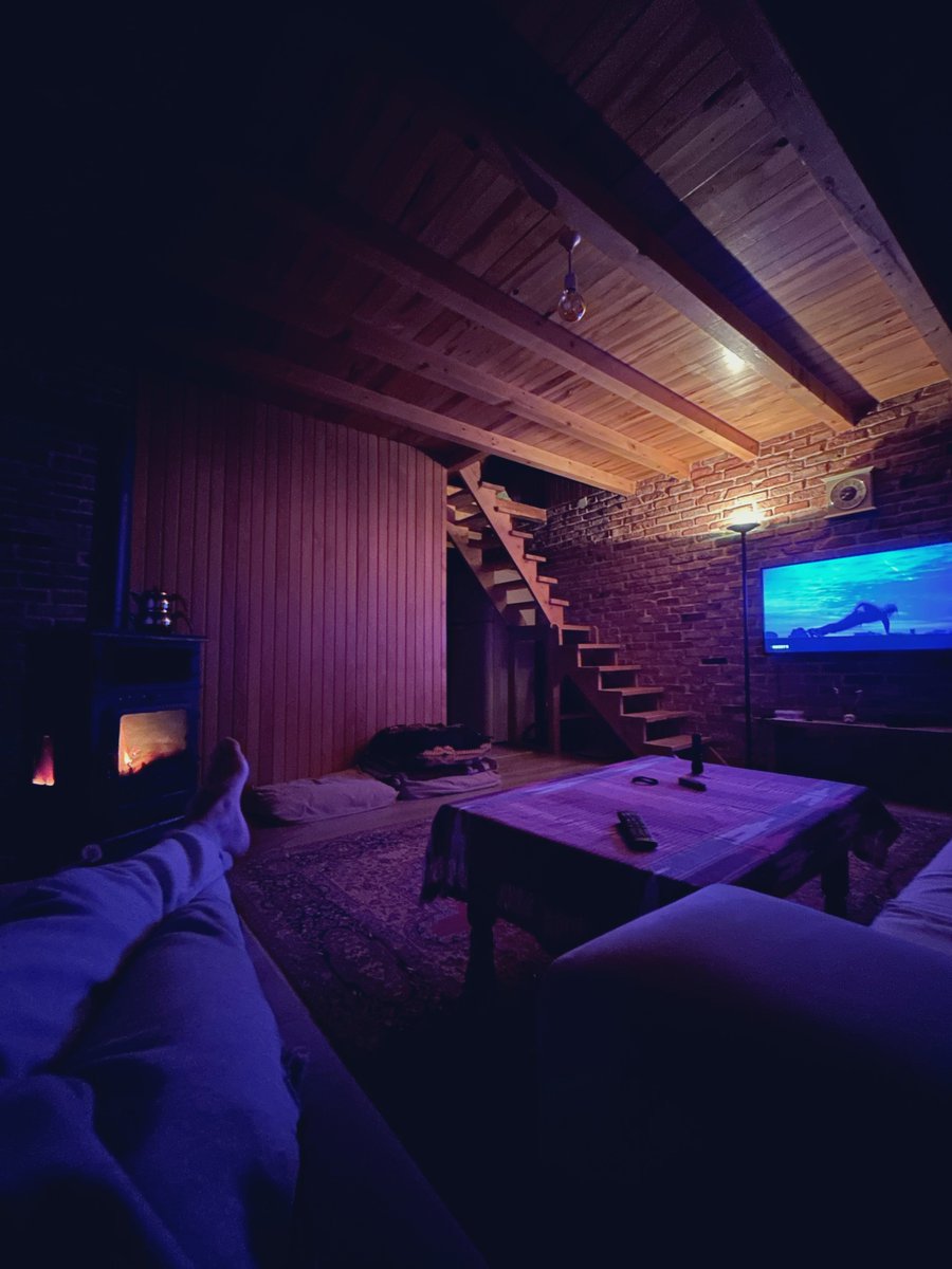 Yağmur rocky ve çay ☕️🥊⛈️