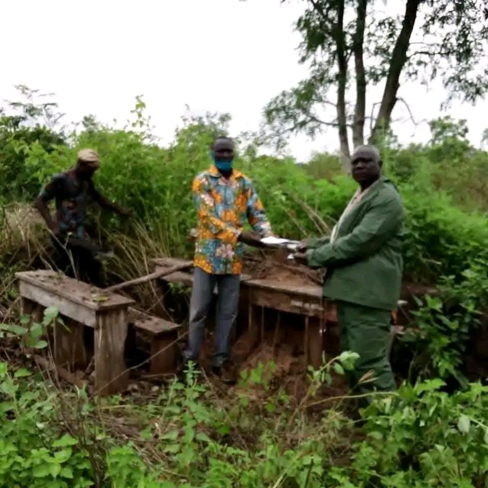 EboudeAngeline's tweet photo. This is not just neglect, it’s injustice! 
Poor governance has abandoned children in remote areas to study in bushes and broken classrooms. As an #Education advocate, I refuse to stay silent. Our government must be held accountable. Every child deserves dignity in learning. https://t.co/bT7tMp8Chf