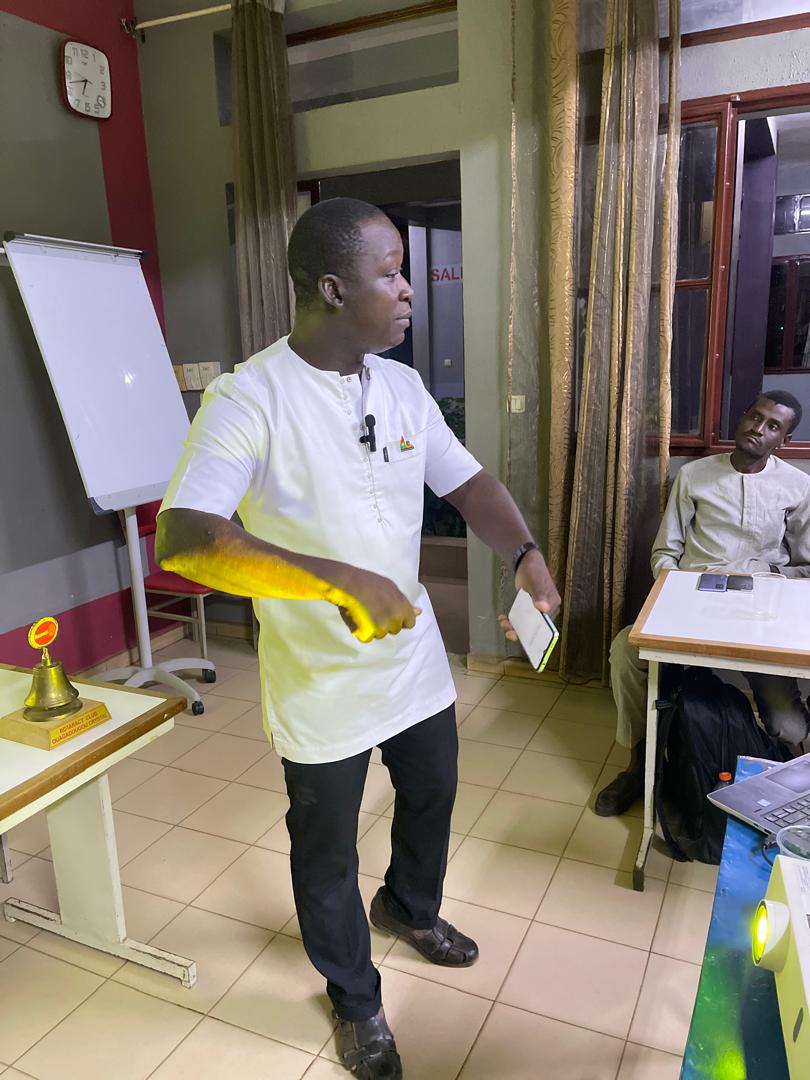 RotaractCrystal's tweet photo. Réunion commune Rotaract Club Ouagadougou et Rotaract Club Ouagadougou Crystal ✅✅

Le Past Président Fayire Leonce Hien nous a édifié sur les enjeux de la propriété intellectuelle pour l'entrepreneuriat innovant.

Nous en sommes ressortis très édifiés ✅

#rotaractcrystal https://t.co/6y1s6rwfXD