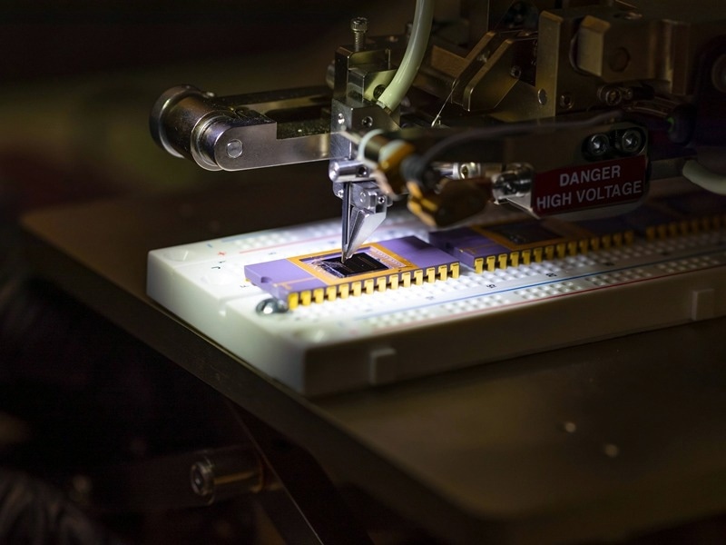 AZoSensors's tweet image. Scientists have submitted their initial application of a self-powered, graphene-based sensor system that could last for decades. The future of the #InternetOfThings is about to get more sustainable. azosensors.com/news.aspx?news… #Graphene #AZoSensors