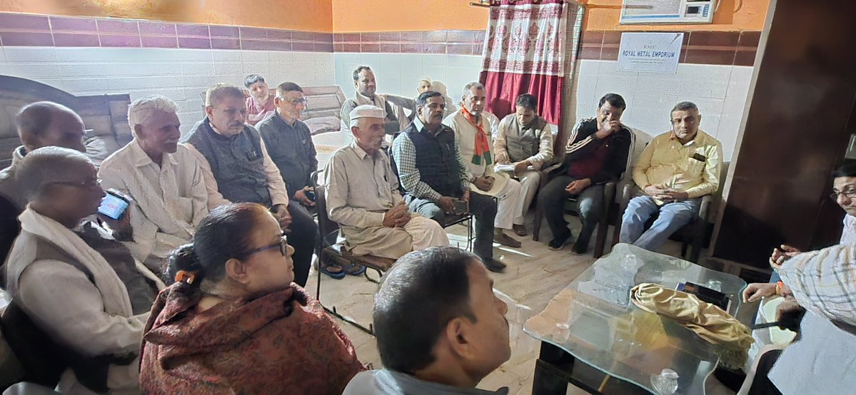 dineshpratapbjp's tweet image. संगम विहार ए वार्ड के बूथ नं. 151,152,153,154,155 के शक्ति केंद्र संयोजकों व बूथ संयोजकों की महत्वपूर्ण बैठक में उपस्थित रहा। निगम उपचुनाव की तैयारियों पर विस्तृत चर्चा हुई। सभी कार्यकर्ता पूरी ऊर्जा के साथ जुटे हैं! 

#BJP #निगमउपचुनाव #संगमविहार #मजबूतBJP @blsanthosh ji