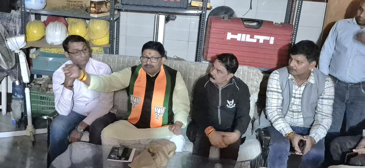 dineshpratapbjp's tweet image. संगम विहार ए वार्ड के बूथ नं. 151,152,153,154,155 के शक्ति केंद्र संयोजकों व बूथ संयोजकों की महत्वपूर्ण बैठक में उपस्थित रहा। निगम उपचुनाव की तैयारियों पर विस्तृत चर्चा हुई। सभी कार्यकर्ता पूरी ऊर्जा के साथ जुटे हैं! 

#BJP #निगमउपचुनाव #संगमविहार #मजबूतBJP @blsanthosh ji