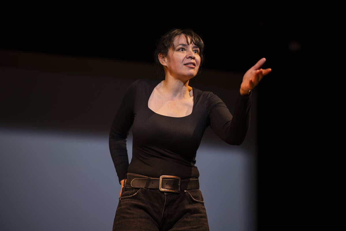 "Atentamente, Claudia Uruchurtu", sobre Claudia Uruchurtu, desaparecida en Oaxaca en 2021. Con Gabriela Betancourt. 

Asiste a ver esta obra. Últimas dos semanas.

📍: <a href="/elCeX_mx/">CEX</a>
🗓️: Viernes 20:00 H y domingo 19:00 H hasta el 23 de noviembre. 
🎟️: eventbrite.com.mx/e/en-primera-p…