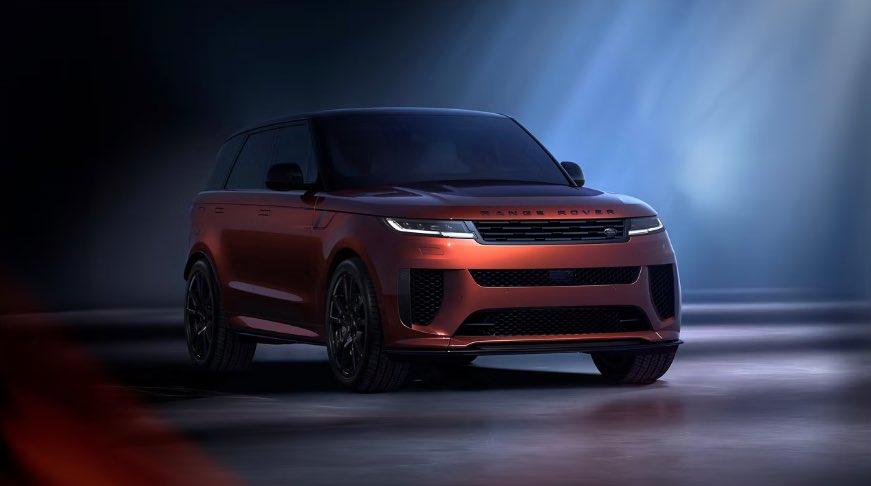 Take sporting attitude to the next level with the Range Rover Sport SV.

#rangerover