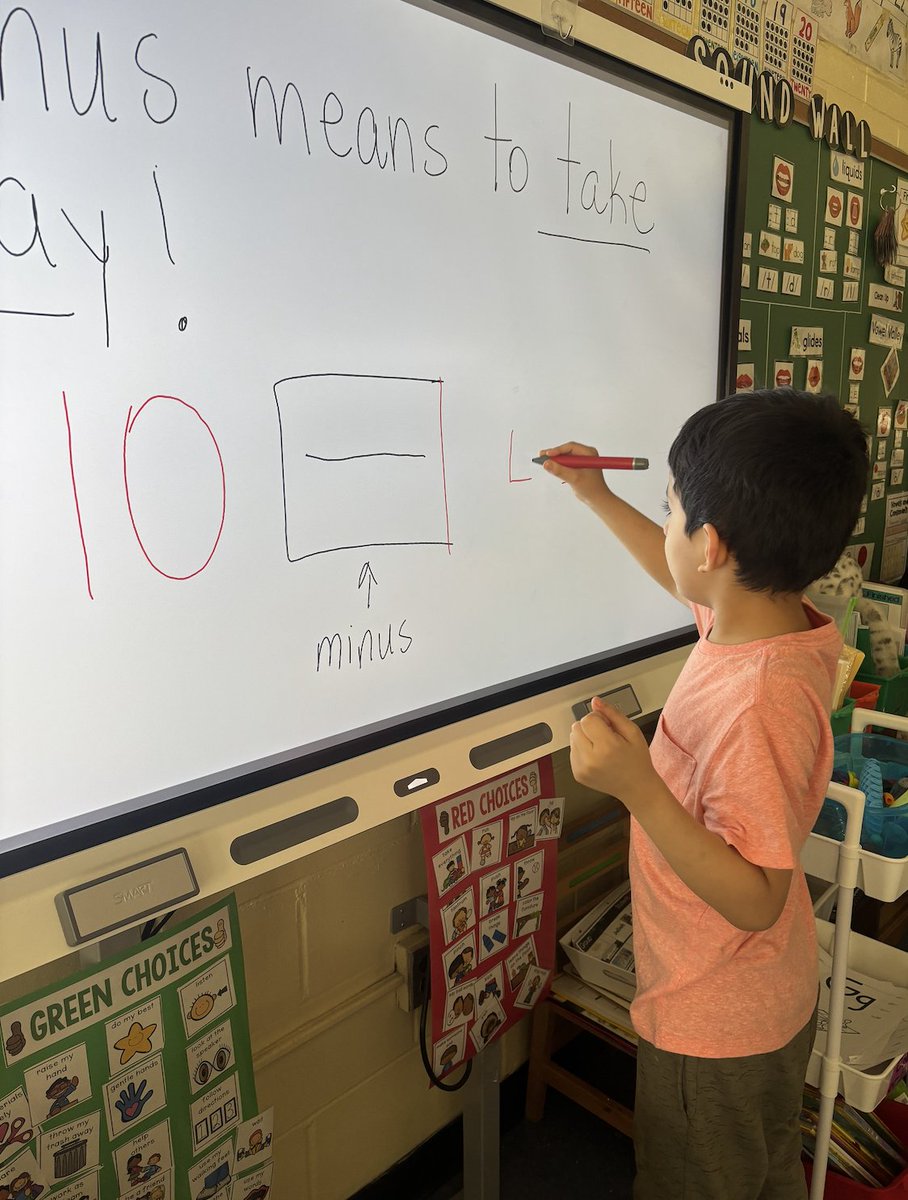 p4_queens's tweet image. Students participated in subtraction bowling by &quot;taking away&quot; bowling pins that they knocked down and counting how many were left! #p4qstrong #makelearningfun @D75Office