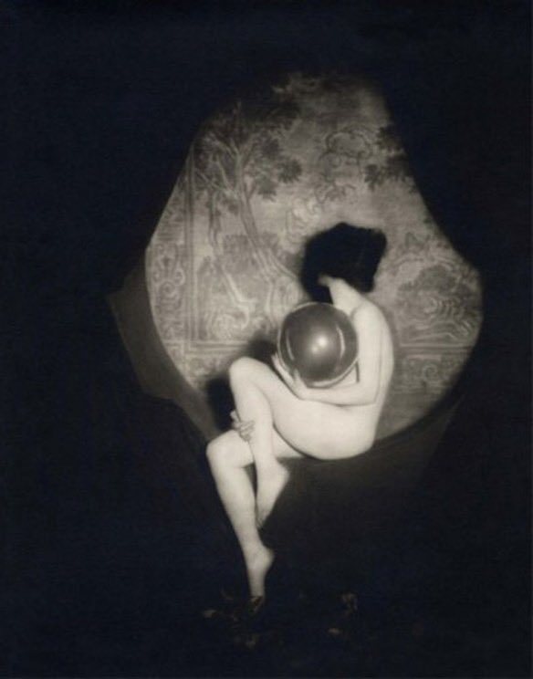 ‘Dorothy Dickson on stage’, 
Alfred Cheney Johnston, 1926