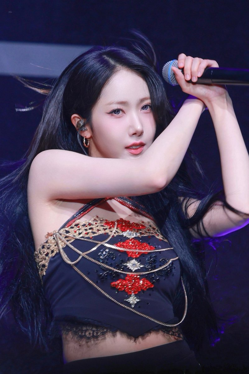 immutable116's tweet image. 251109 'NEW LEGACY' - 시드니

#비비지 #신비
#VIVIZ #SINB