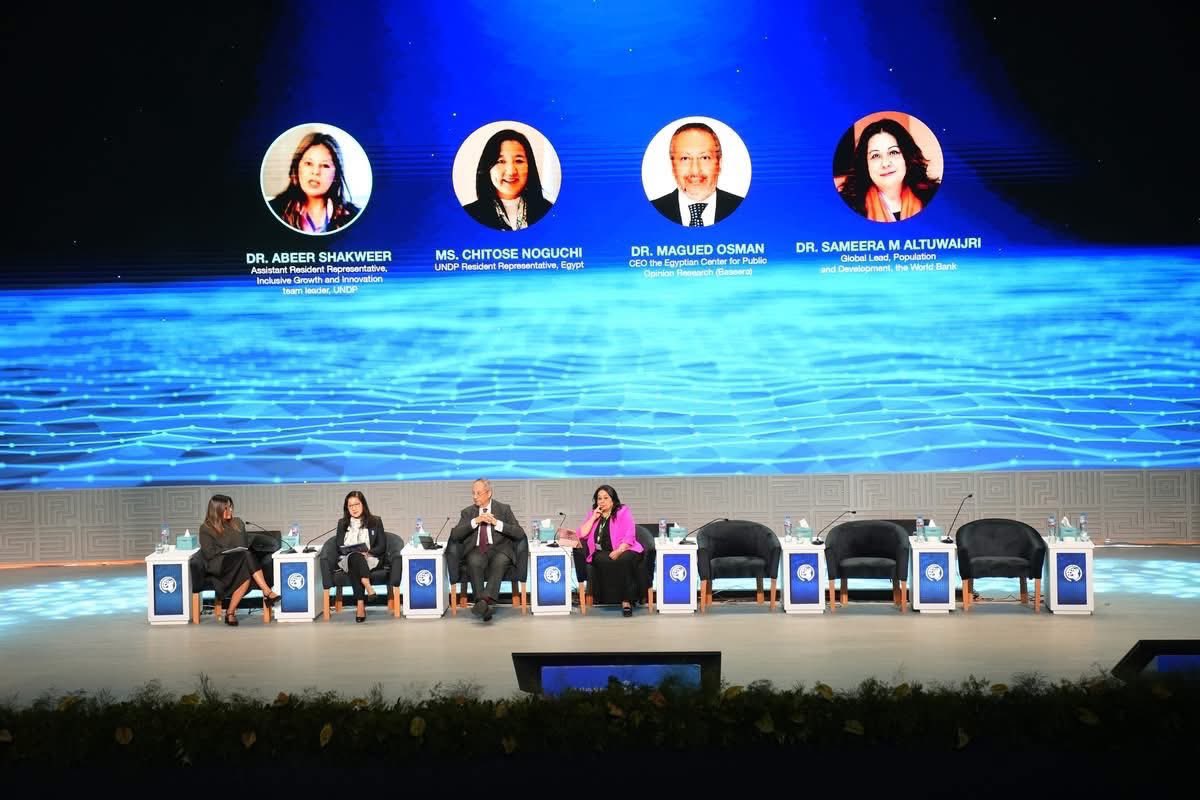 UNDPEgypt's tweet image. At #PHDC25, experts explored Harnessing #AI for #HumanDevelopment — how technology can advance inclusion, opportunity &amp;amp; dignity when guided by ethics and equity.

Preventing AI from deepening divides starts with access, skills &amp;amp; strong governance.