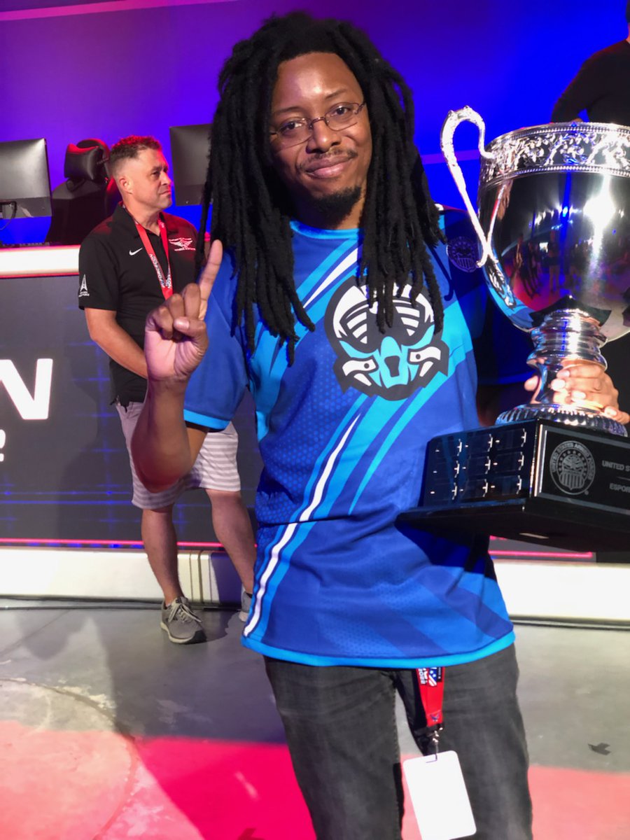 We wanna wish a Happy birthday to our coach <a href="/Coach_CLUTCH/">Coach CLUTCH</a> 🥳 
Thank you for all the hard work and effort you put in to the org over the last half of this season with the competitive teams. You've shown the upmost drive determination and more since joining here. We and the rest at