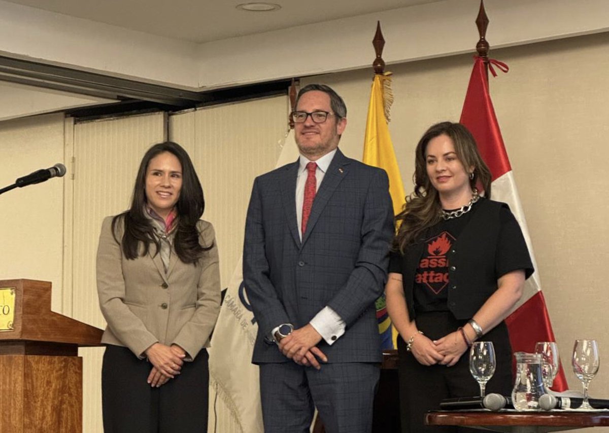 Andersen in Ecuador tweet media