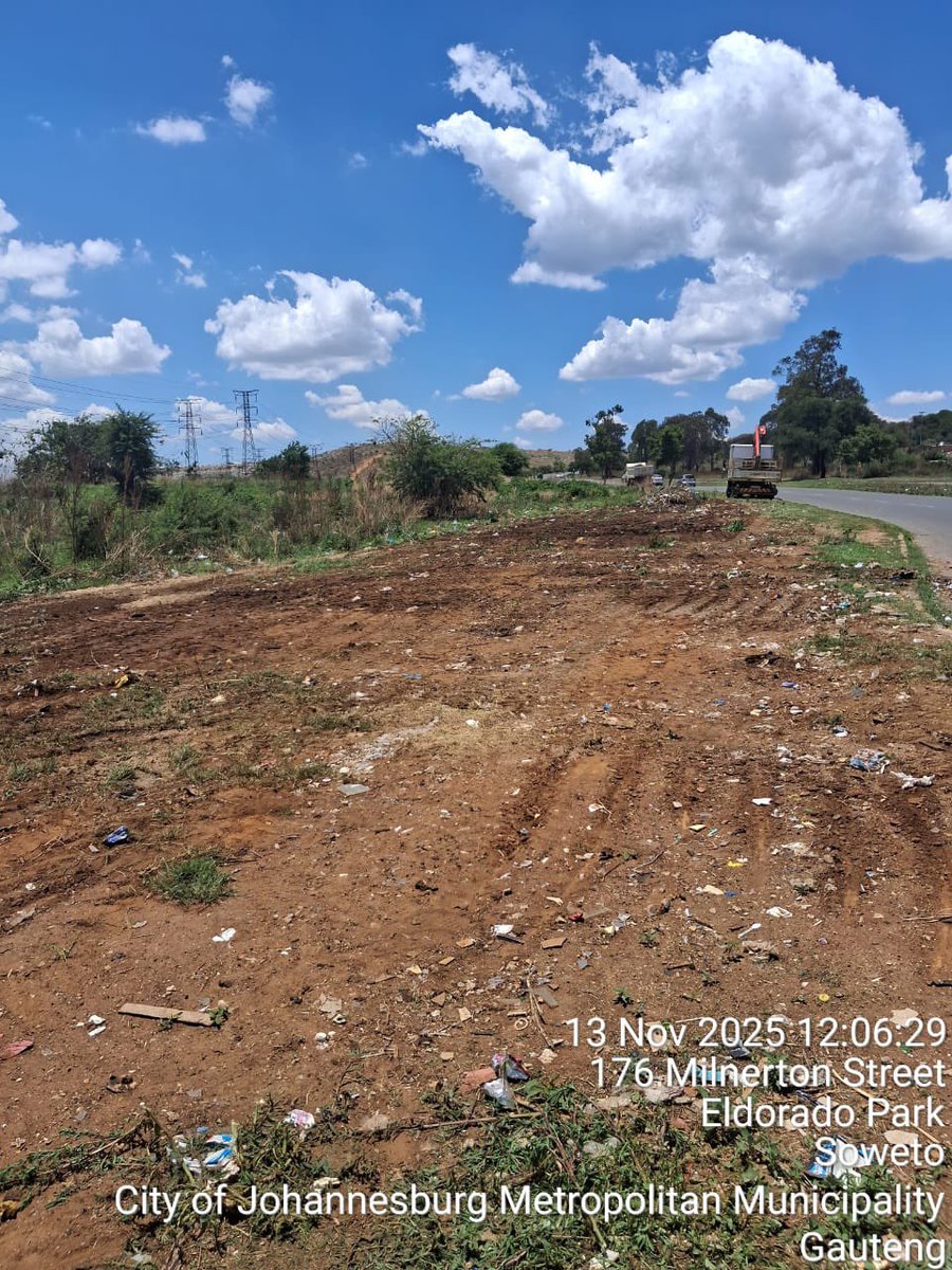 GPEnvironment's tweet photo. This afternoon #GPEnvironment teams joined the #GP20Cleanup — clearing illegal dumping with TLB machines from Rand West to Kliptown, Eldorado Park & Pimville.
Building a cleaner, safer Gauteng ahead of #G20SA2025.
#GrowingGautengTogether
#CleanandGreenGP
#BontleKeBotho https://t.co/ibtzZ91k7c