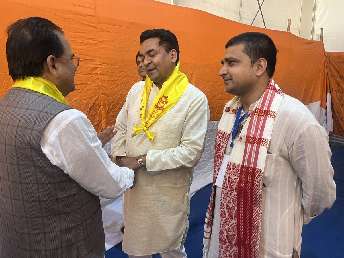 prashant4rss's tweet image. बड़े भाई @KapilMishra_IND जी आपको जन्मदिन पर शतायु,स्वस्थ एवं सार्थक जीवन के लिये ढेरों शुभकामनाएं ।