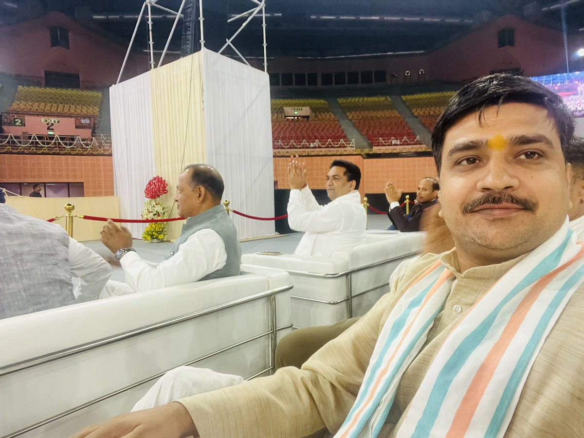 prashant4rss's tweet image. बड़े भाई @KapilMishra_IND जी आपको जन्मदिन पर शतायु,स्वस्थ एवं सार्थक जीवन के लिये ढेरों शुभकामनाएं ।