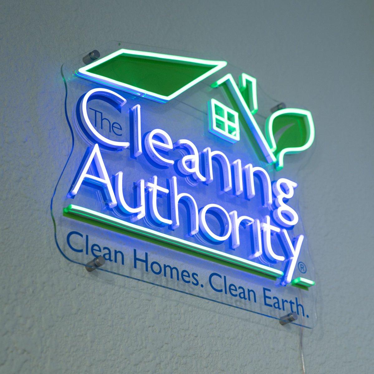 LifeatTCA's tweet image. The Cleaning Authority - Central Texas is officially open and ready to sweep the Texas off its feet!
We’re excited to welcome them to the TCA Family. Let the clean adventures begin!
#LifeAtTCA #RibbonCutting #TCAFamily