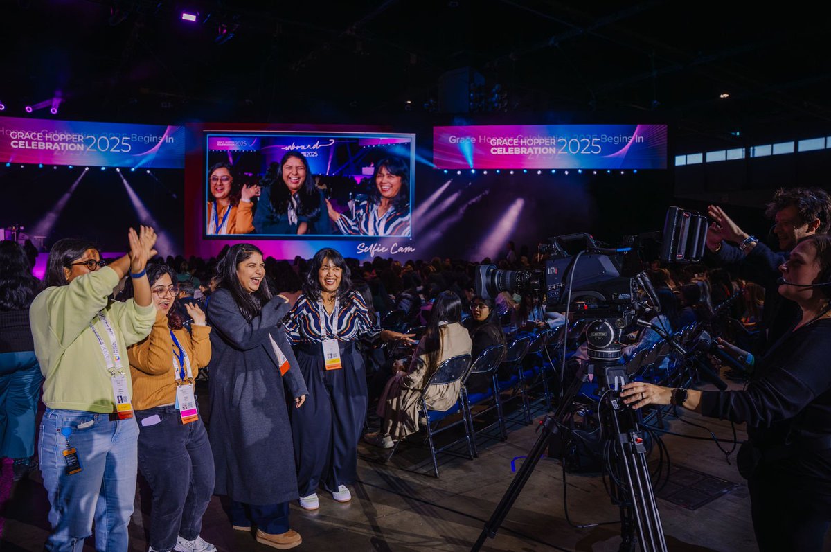 LMG_BeyondTech's tweet image. We don’t just show up to events — we deliver smiles! 😄Let’s make your next event unforgettable! #LMGShowTechnology #BeyondTechnology