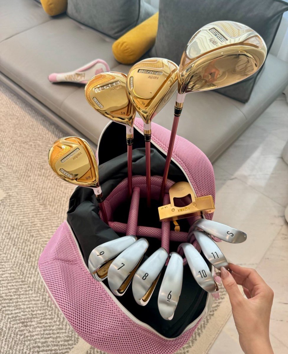 LiNisiman4n84i's tweet image. Each club is like a work of art, its elegant cherry blossom pattern conveying the breath and charm of spring 💖. More than just a golf club, it&apos;s a symbol of elegance and power 🏌️‍♂️✨. #golf #artandtechnology #springtime