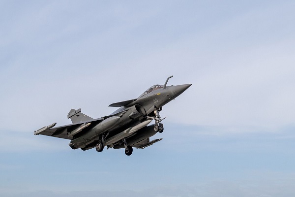 top_force's tweet photo. ⚓️🇫🇷 #FANU Un #Rafale Marine a effectué un tir d’évaluation du missile ASMPA Rénové à capacité nucléaire https://t.co/ieHPyI5EW4 https://t.co/Uyhgm9QaDT