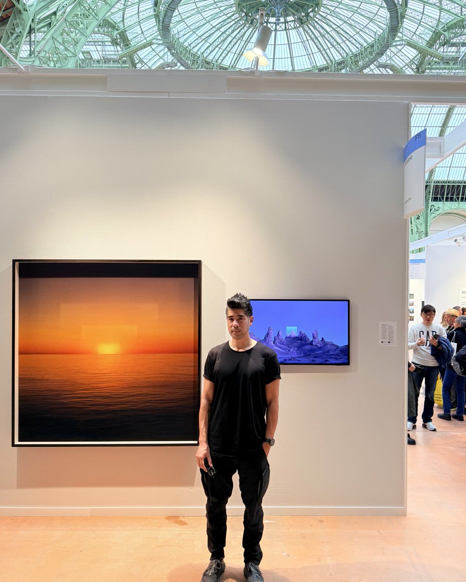 Reuben_Wu's tweet image. Homage to Homage to the Square: a 1/1 and huuuge physical print is now available to collect and open for offer with @ArtverseParis at Paris Photo Fair