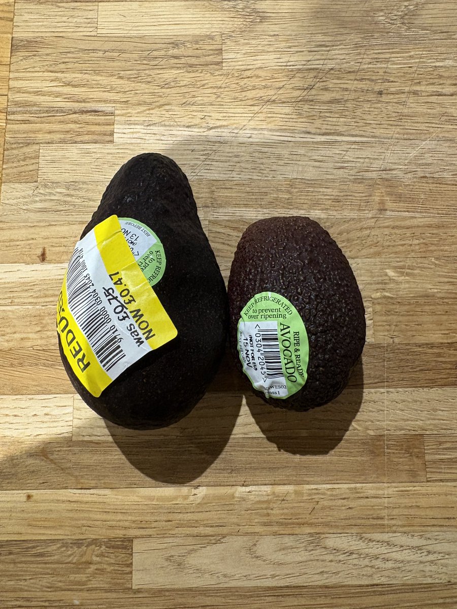 jsutt32's tweet image. Okay @Tesco so I ordered Ripe and Ready. I didn’t order rotten and half sized!! Think your staff need some training……again.