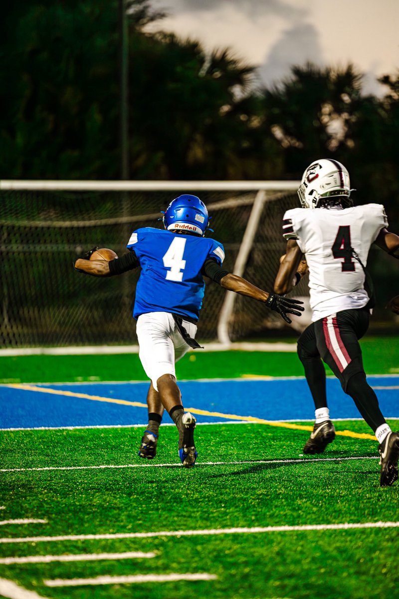 Deandreking_1's tweet photo. Full season highlights sophomore year 
https://t.co/fDqBIChlp9 https://t.co/xjGOGwXXLX