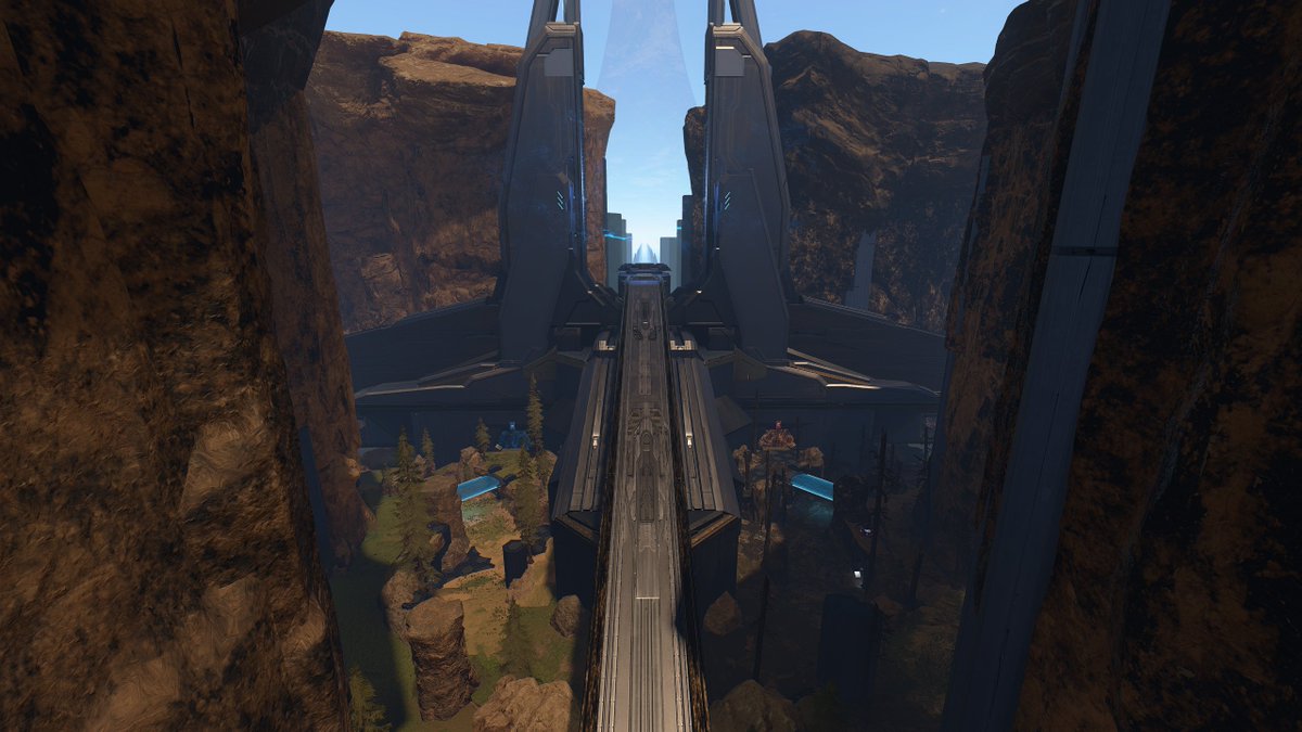 Glad to see DOUBLE-EDGE on the #Frontlines contest TOP 10! 🔥

Inspired by classic 8v8 maps with a Halo Infinite touch by my fellows <a href="/Nilphz/">Nilphz</a> and <a href="/Chris_Peri22/">Christian Alberto Perivan Almazan</a>. ⚒️

Community Vote is open so we'll appreciate if you can support us with your vote on the site. 🫶🏼