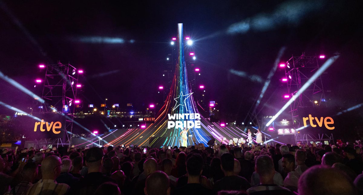 📺 Este sábado, <a href="/rtve/">RTVE</a> lleva el Winter Pride de Maspalomas a todo el país a través de <a href="/la2_tve/">La 2</a>.

🌈 Vive la diversidad, la música y el orgullo desde Canarias.

🕒 15:15 h (Canarias) | 16:15 h (Península)