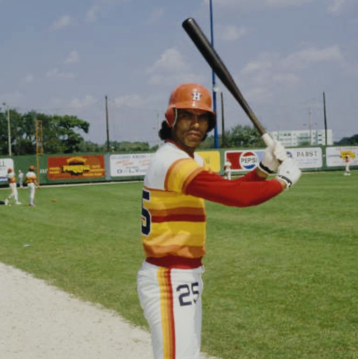 HarryHaris48861's tweet image. Jose Cruz of the Houston Astros. Cruz was a 2x all star, 2x silver slugger award winner and his #25 was retired by Houston. Also played for the St. Louis Cardinals and New York Yankees. #JoseCruz #HoustonAstros #Houston #Astros #baseball ⚾️