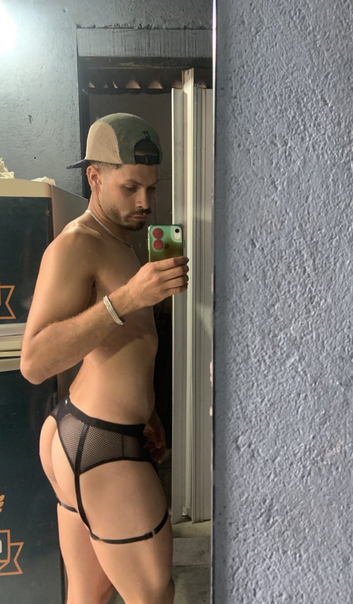 Leoguellere's tweet photo. Comprei bebado e num é que ficou 🤌🏼🤌🏼🫦
@ricokcouture https://t.co/uYsqm2vbAF