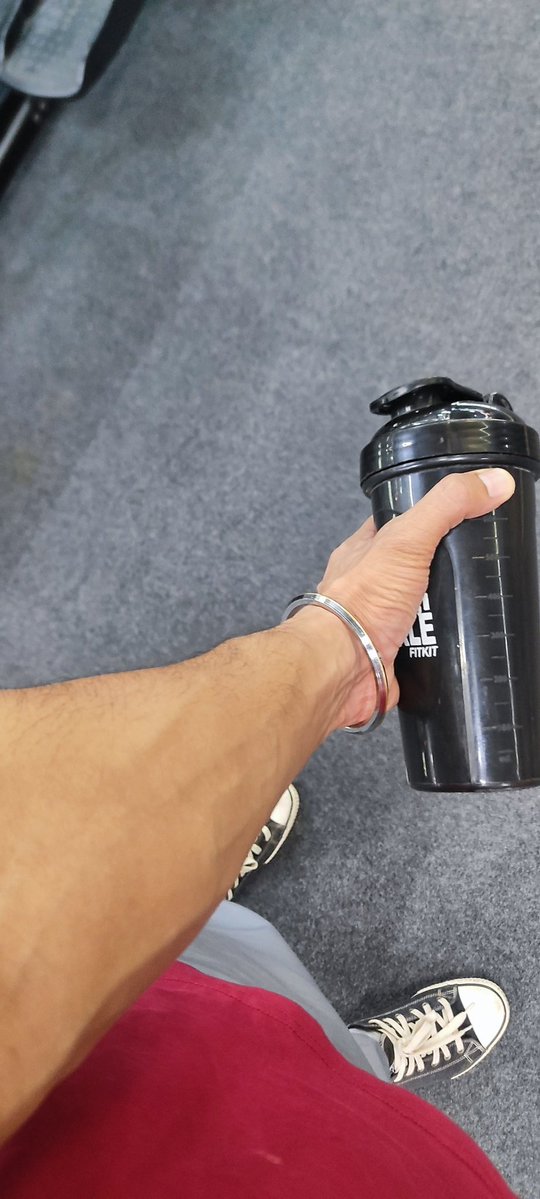 mdevspy's tweet image. Winter Arc Day 3:

- Gym Session 90 mins : Arms Day
- Started off with an Open source project revamping the UI
- Completed 1 lecture of System Design
- DSA on point!
- Finally got my DJI delivered today🙌🏻