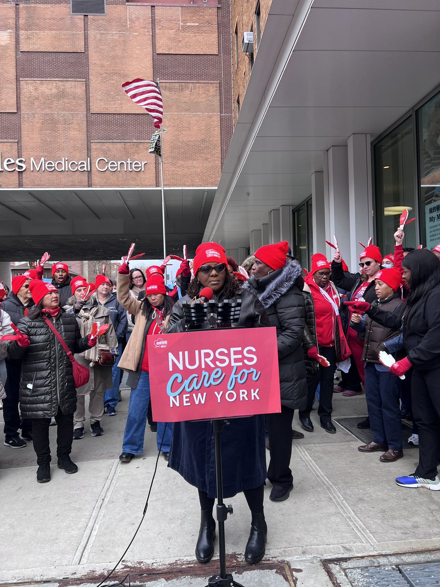 nynurses's tweet image. NYSNA’s week of action continues at @MaimoHealth! @CentralLaborNYC’s Janella Hinds helps kick it off: “New York City’s labor movement is here for you!”
#Solidarity
#1u