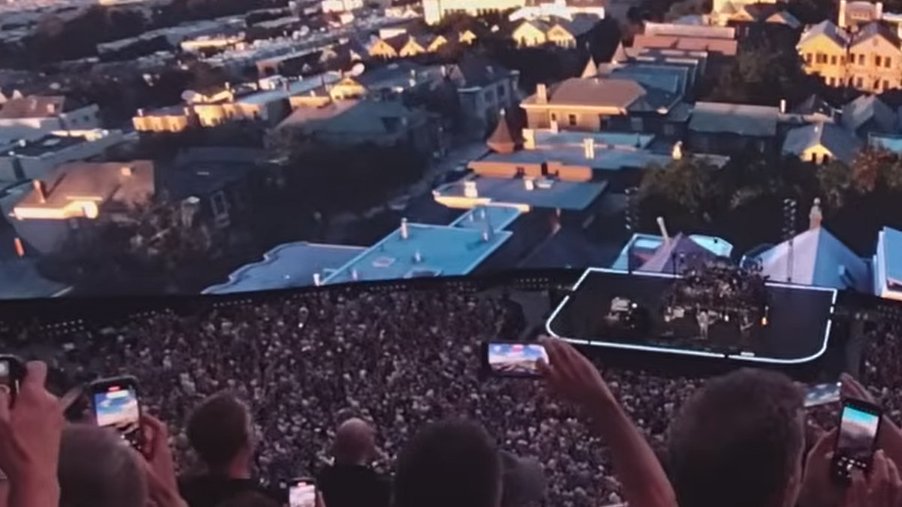 flowmalicious's tweet image. Watching a screen through a screen.  "Live" music in 2025.