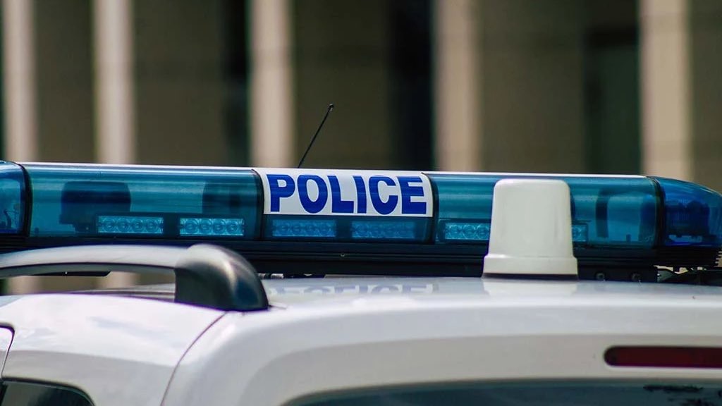 🔴 FLASH - #MorsangSurOrge : Panique au collège Jean Zay. 

👉 Une personne cagoulée et armée d’un couteau s’est introduite dans l’établissement jeudi avant d’être mise en fuite, sans faire de blessés. Une enquête est ouverte. (ActuFr) #Essonne