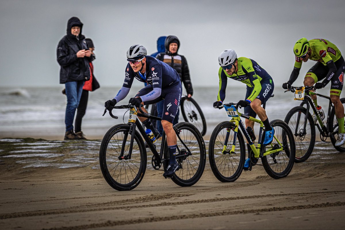 StijnBastens's tweet photo. It’s Thursday - time for a Throwback!

Wheels in the Wind, Salt in the Air
Beach racing: the most relaxed chaos you’ll ever see on two wheels.

For this #ThrowbackThursday, we’re heading back to 2022 - the Belgian Beach Race Championship in Bredene

https://t.co/7Oh9SgnJrL https://t.co/WJvRbvU0M7