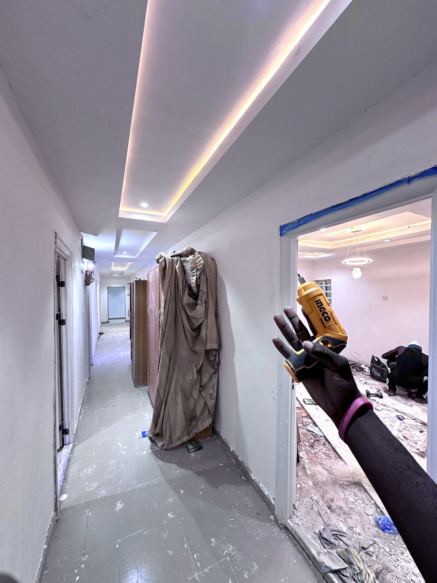 aghahowa_gideon's tweet image. Electrical wiring is the foundation that every other system in a building depends on. From solar installations to CCTV, fire alarms, automation, and even your smart home devices, everything starts with proper wiring.