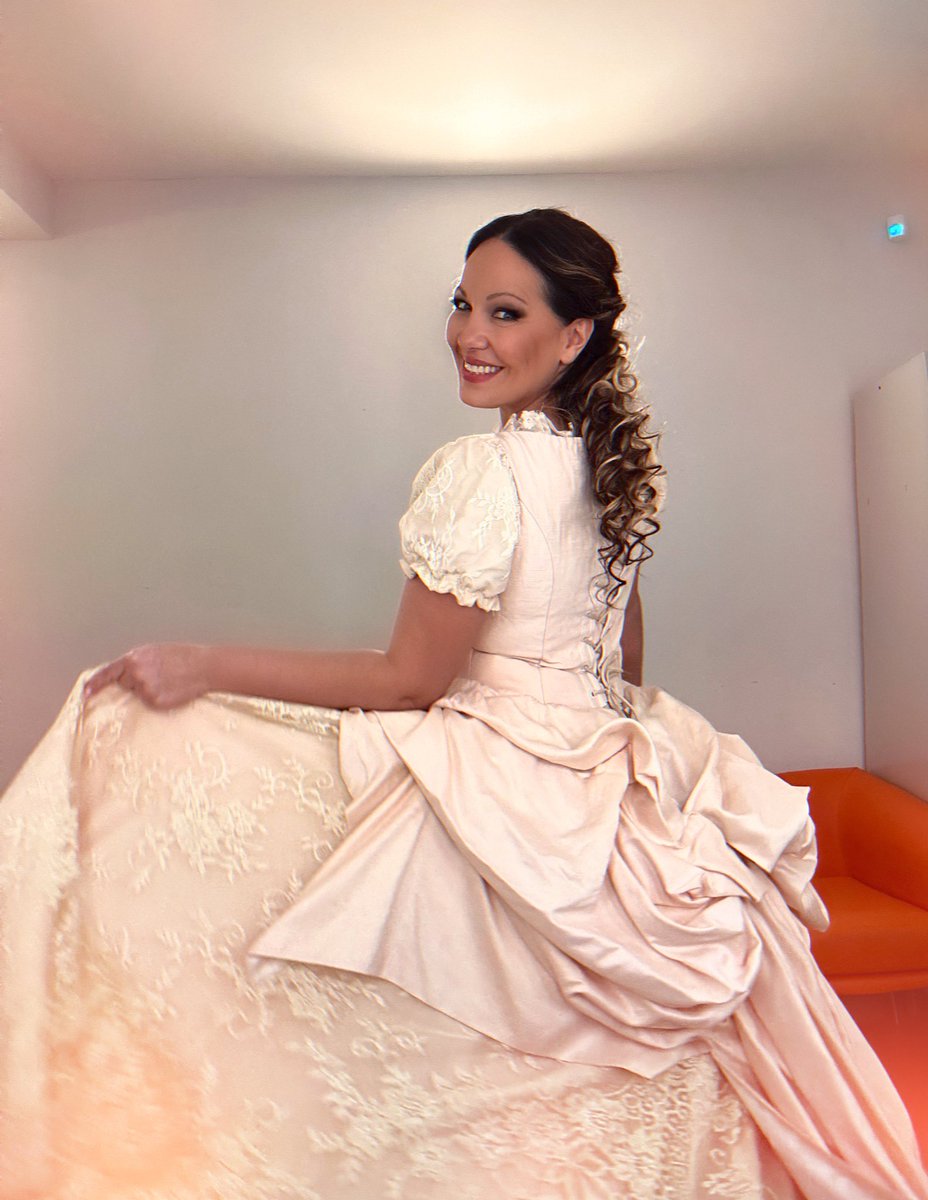 Nino_Machaidze's tweet photo. Ready for our General rehearsal of “Il furioso nell’isola di San Domingo” with the audience Under 30 🩷 Sooo excited 🩷 #NinoMachaidze #Eleonora #IlFuriosoNellIsolaDiSanDomingo #Donizetti #NewProduction #GreatTeam #Love #GorgeousDresses #DonizettiOperaFestival #OperaDonizetti @nino_machaidze @donizettiopera