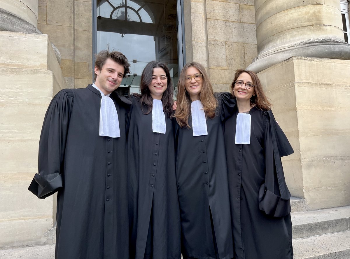 🎉 Le cabinet est heureux et fier d’avoir vu grandir Pauline Gamba-Martini. La stagiaire devenue élève avocate a prêté serment aujourd’hui : elle nous rejoint enfin « pour de vrai » !