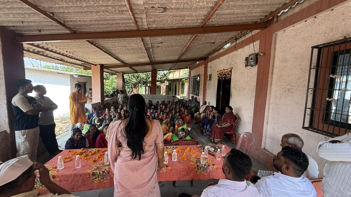 MonikaPanve's tweet photo. आज जिजाऊ संघटना महाराष्ट्र व शिवसेना यांच्या सयुंक्त विद्यामाने #haldikunku मोरनी येथे हळदी कुंकू कार्यक्रम मोठ्या उत्साहात पार पड़ला.
.
.
.
.
#jijauforall #jijau #haldikunku #Morni #ambadi #politic #political #instagram #vairalpost https://t.co/IsqyxYf8C5
