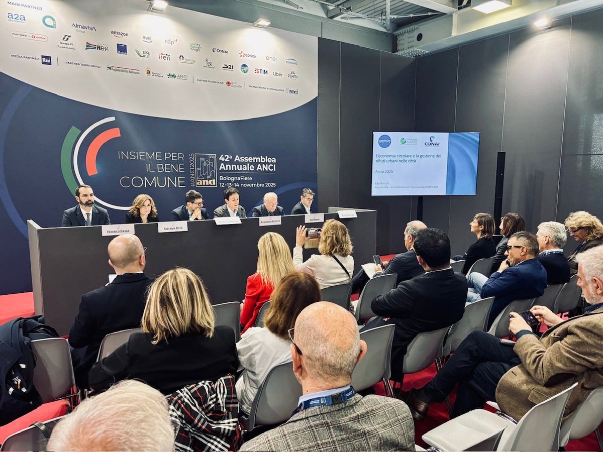 🏘️Assemblea Annuale #ANCI a Bologna
Il nostro vicedirettore Fabio Costarella è stato ospite dell’evento “Andamento della gestione dei rifiuti urbani e aggiornamento sulle novità normative per le amministrazioni locali” promosso da CONAI, <a href="/comuni_anci/">comuni_anci</a> e <a href="/susdefItalia/">Fondazione per lo Sviluppo Sostenibile</a>.

#ANCI2025
