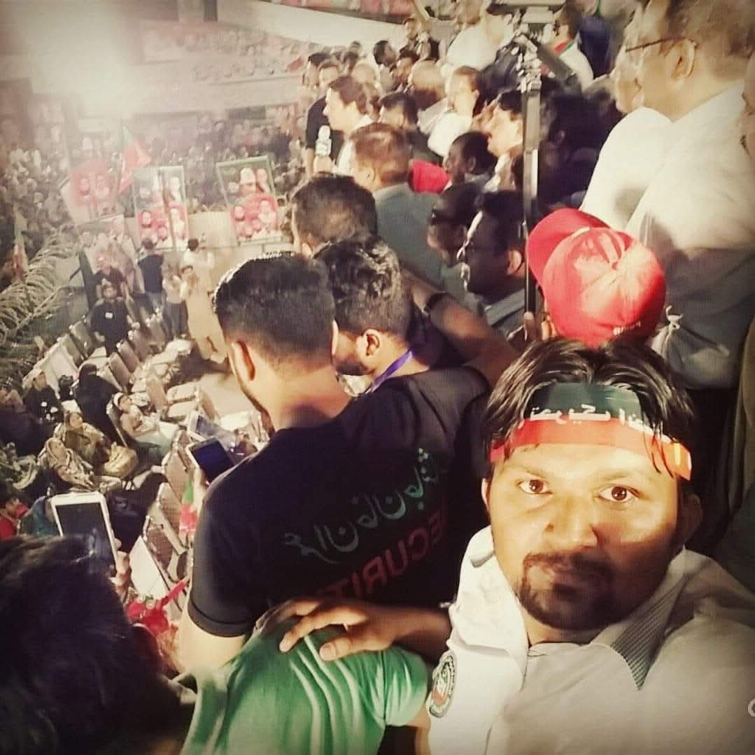 Rahatmalkeraa's tweet photo. انصاف سٹوڈنٹ فیڈریشن پہلی سیاسی درس گاہ  جس میں طلبہء سیاست میں قدم رکھا 4 سال سیکریٹری اطلاعات و نشریات پنجاب کی ذمہ داریاں بنھائیں بڑے بھائی گلریزاقبال اور موسی حبیب جیسے نڈر لیڈران کی سر پرستی رہی الحمداللہ آج تک آئی ایس ایف پہلی محبت تھی ہے 
#18YearsOfISF
#ISFFoundationDay https://t.co/dWQAEDB0Bc