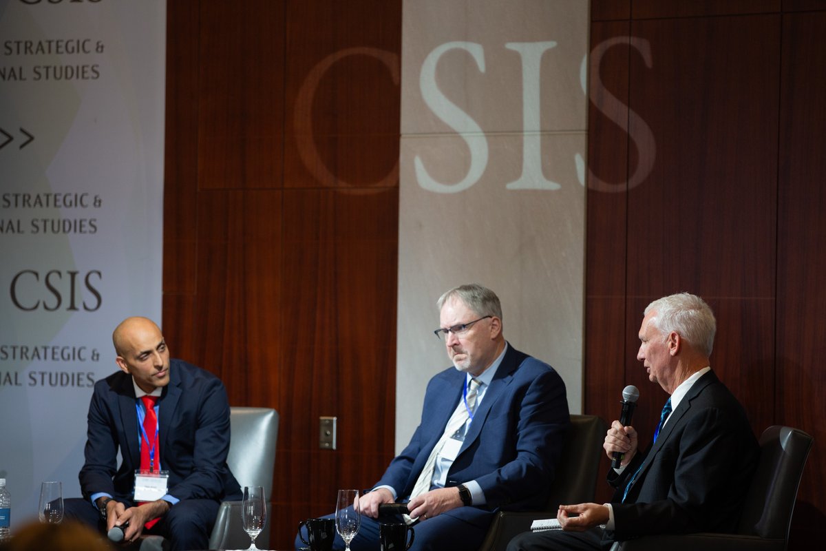 CSISEST's tweet image. Last week, leaders from the Bureau of Labor Statistics, @BEA_News, and @uscensusbureau joined CSIS to discuss how to modernize and strengthen the federal statistical system. 
 
William Wiatrowski, Vipin Arora, and @deputyjarmin shared how their agencies are innovating to improve…
