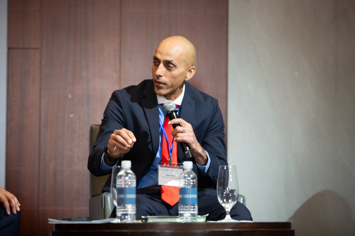 CSISEST's tweet image. Last week, leaders from the Bureau of Labor Statistics, @BEA_News, and @uscensusbureau joined CSIS to discuss how to modernize and strengthen the federal statistical system. 
 
William Wiatrowski, Vipin Arora, and @deputyjarmin shared how their agencies are innovating to improve…